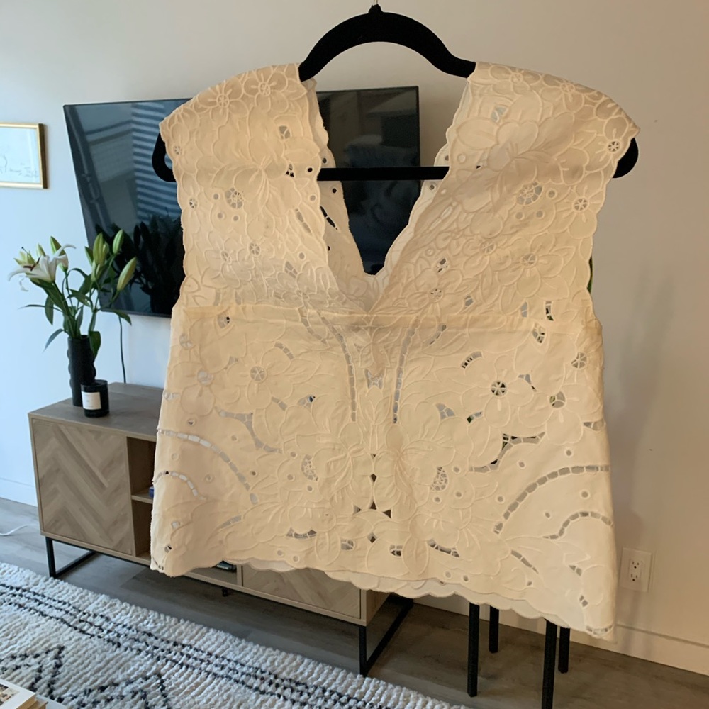 Aritzia Babaton 100% Cotton Summery Cut Out Top